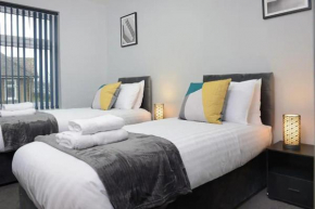 Exclusive 8beds 2bath Luxury Contractors Delight!